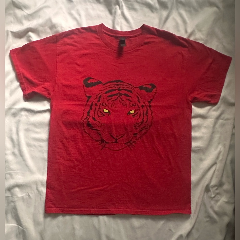 Big Bang Theory Leonard’s Red Tiger Graphic Tee L